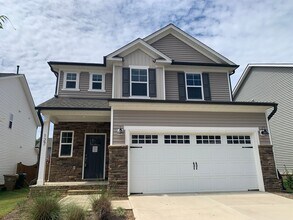 Building Photo - AMAZING LOCATION, Fantastic 3 Bed Home, In...