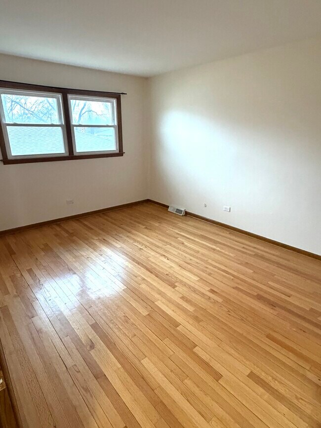 Building Photo - 1814 Holly Ave