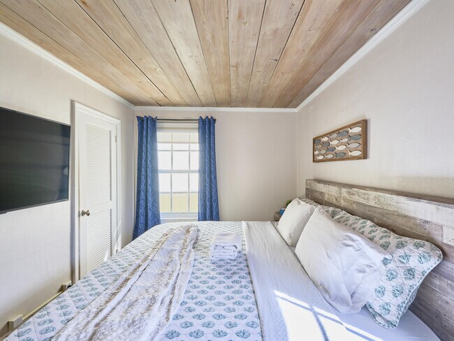 Building Photo - 1214 E Atlantic Ave