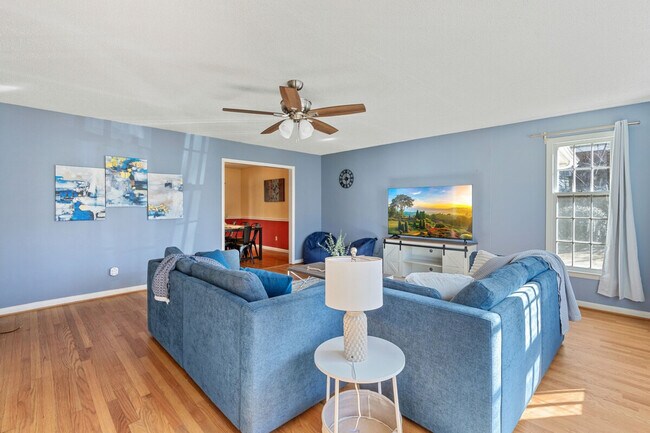 Building Photo - 710 SE Maynard Rd