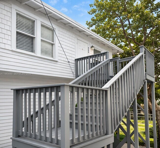 Building Photo - 229 NE 25th St