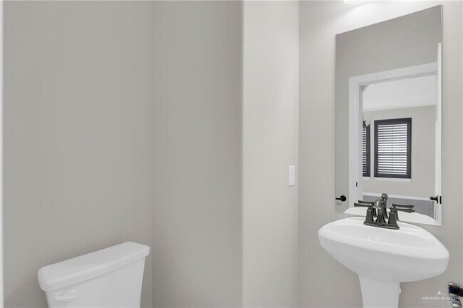 Building Photo - 20 N 33rd St
