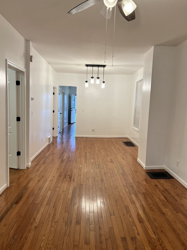 Building Photo - 3511 W Beach Ave