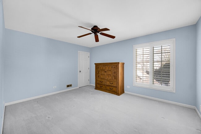 Building Photo - 8S241 Dunham Dr