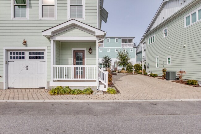 Building Photo - 410 A St
