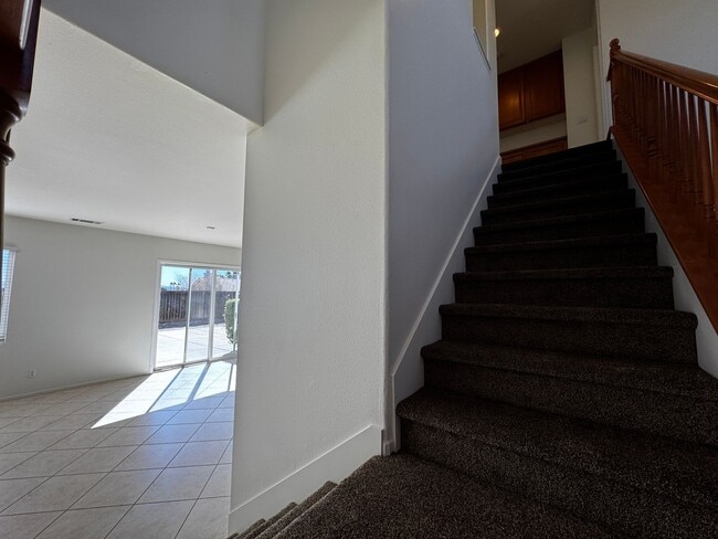 Building Photo - Spacious 4 bedroom in Murrieta for rent!