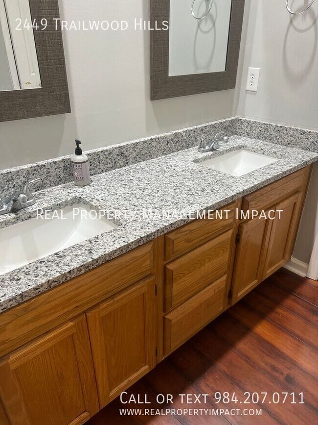 Building Photo - 2449 Trailwood Hills Dr