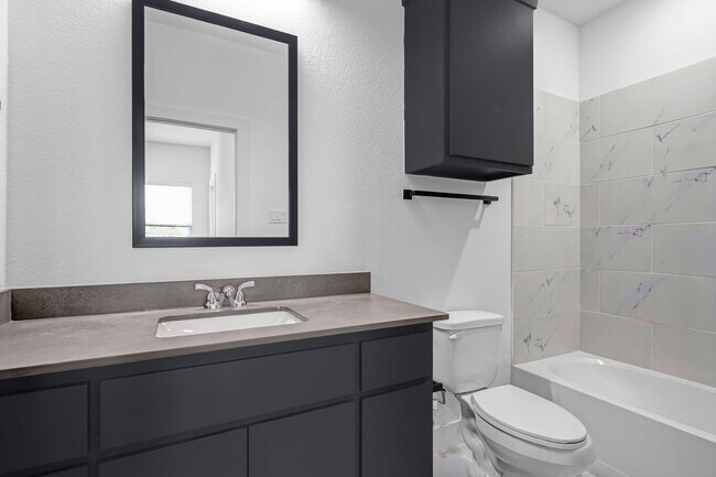 Building Photo - NOW LEASING!  4 bed, 4.5 bath modern home