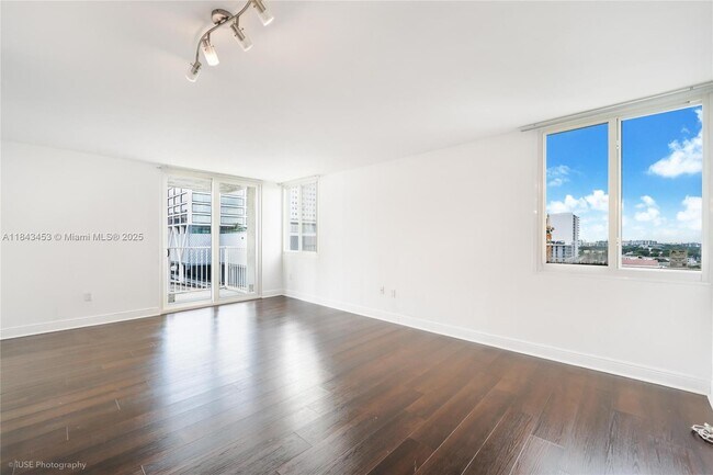Building Photo - 850 N Miami Ave