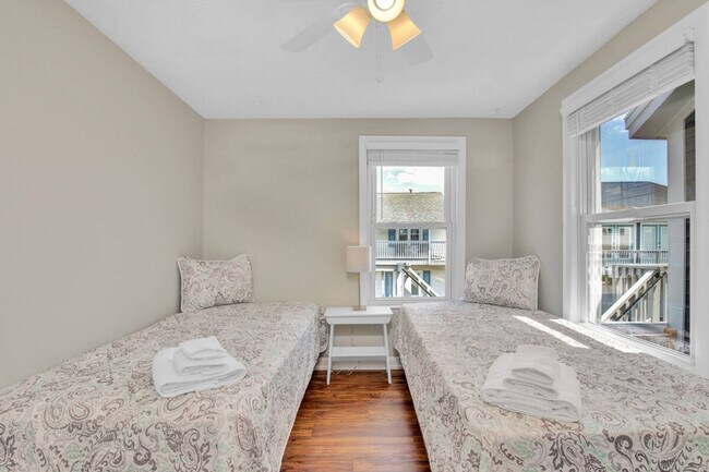 Building Photo - 14 Jones Ave