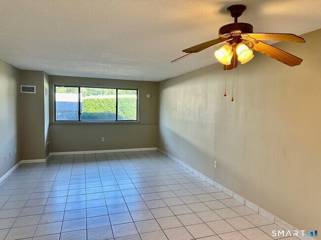 Building Photo - 1119 Harbor View Dr