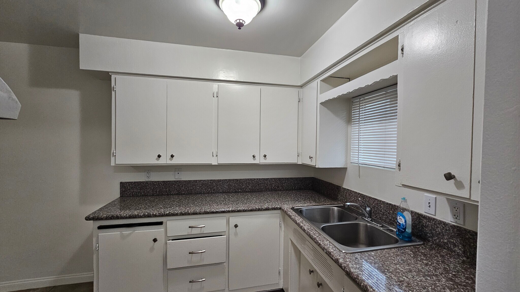 Building Photo - 12973 13th St