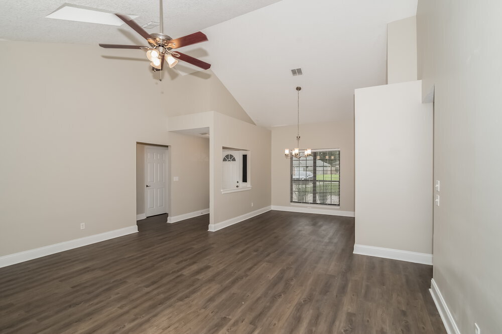 Building Photo - 1676 Tall Timber Dr