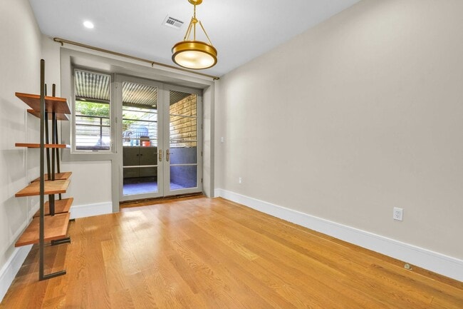 Building Photo - 312 Clifton Pl