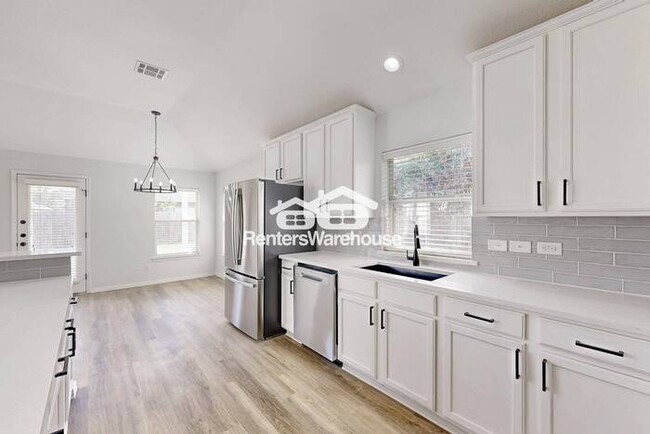 Building Photo - MOVE IN READY - 3BED/2BATH - FORNEY TEXAS