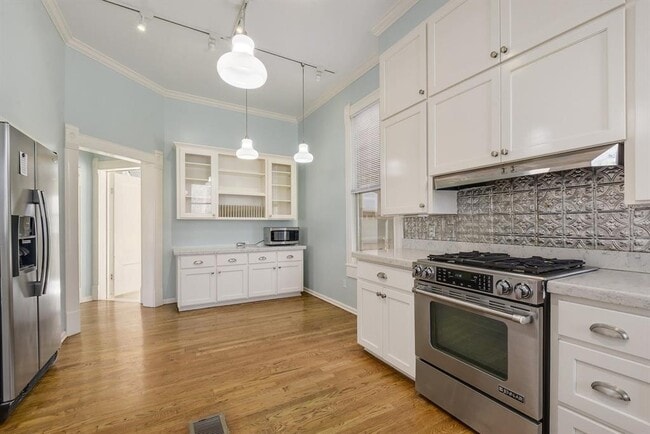 Building Photo - 205 S Rio Grande St