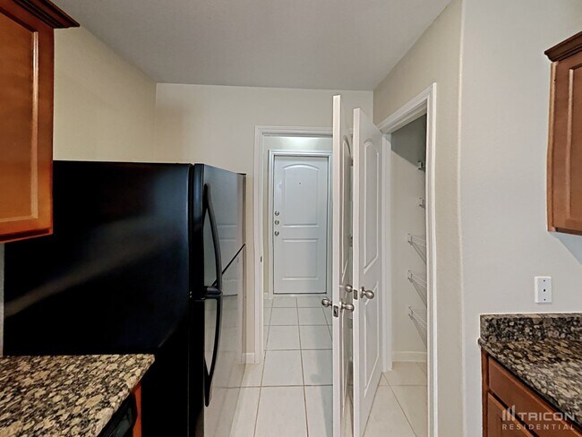 Building Photo - 425 Palomino Stand Dr