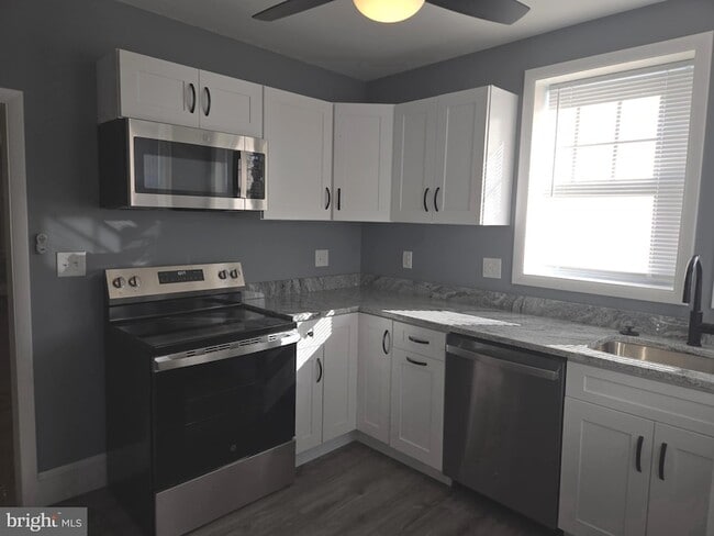 Building Photo - 2911 Markley Ave