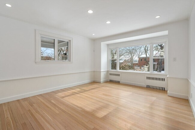 Building Photo - 124 Rangeley Rd
