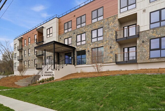 Building Photo - 25 S Riverside Ave