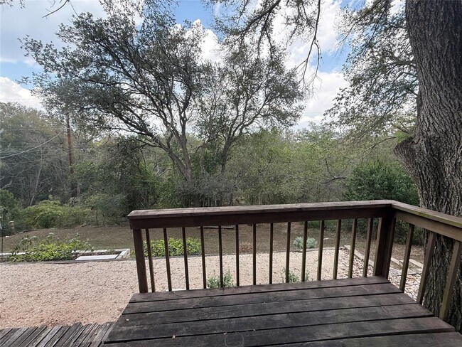 Building Photo - 812 Ramble Ln