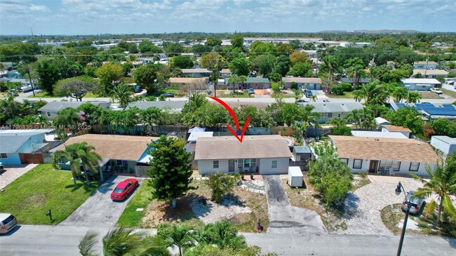 Building Photo - 2751 NE 9th Terrace