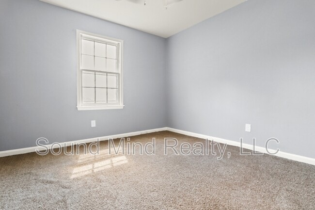 Building Photo - 2600 Mallard Ct