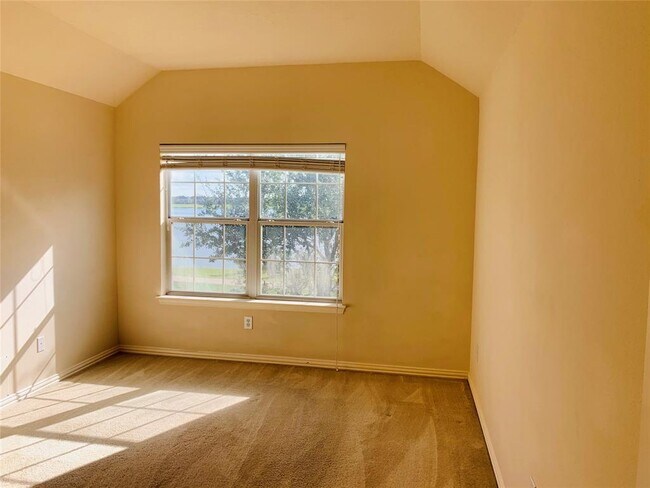 Building Photo - 2516 Brittany Lakes Dr