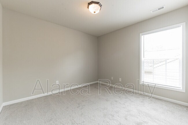 Building Photo - 113 S Wendover Trace Ave