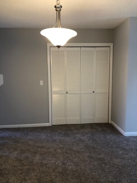 Building Photo - 340 Yorkshire Cir
