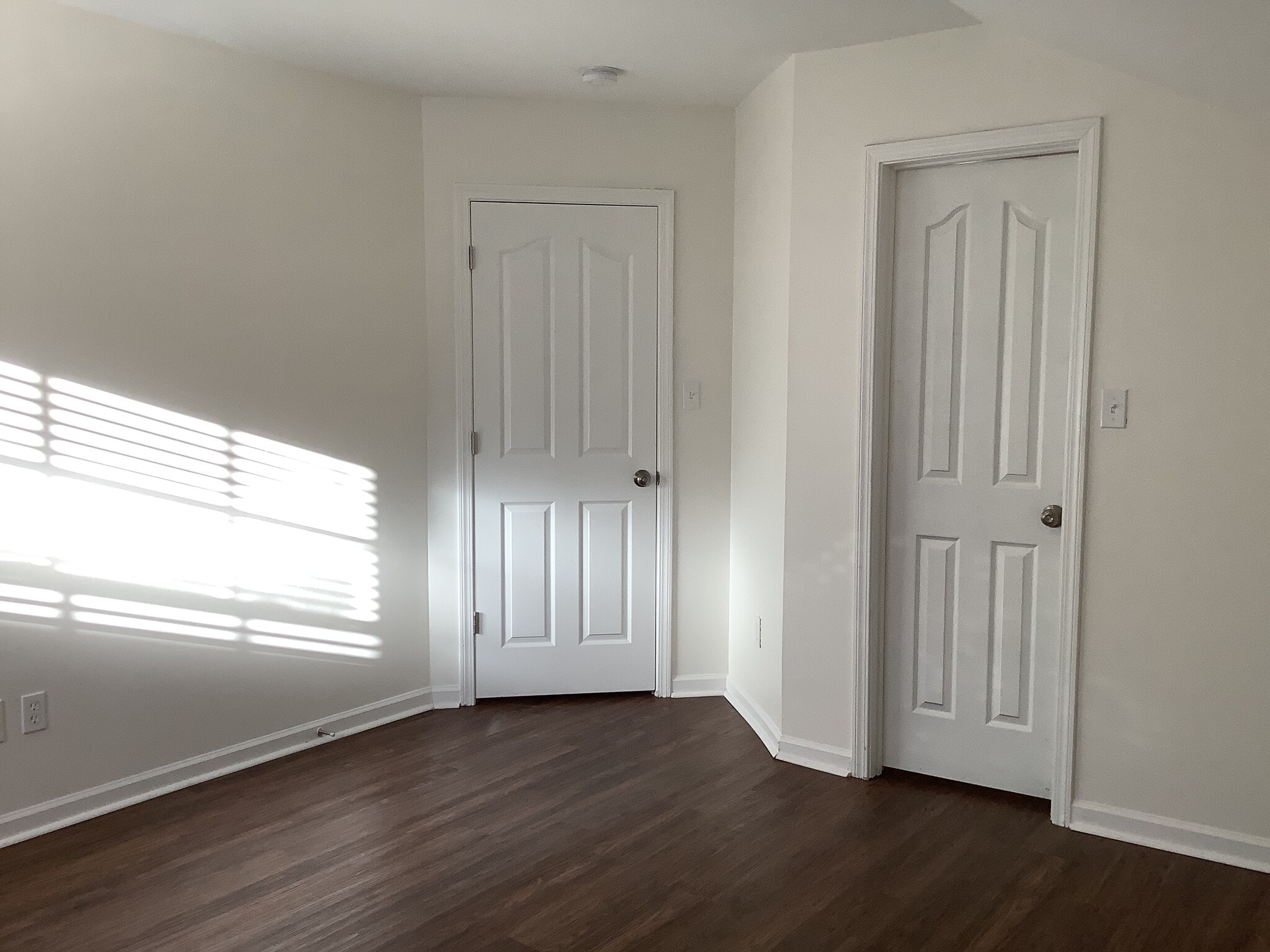 Building Photo - 3749 Sipes Ln