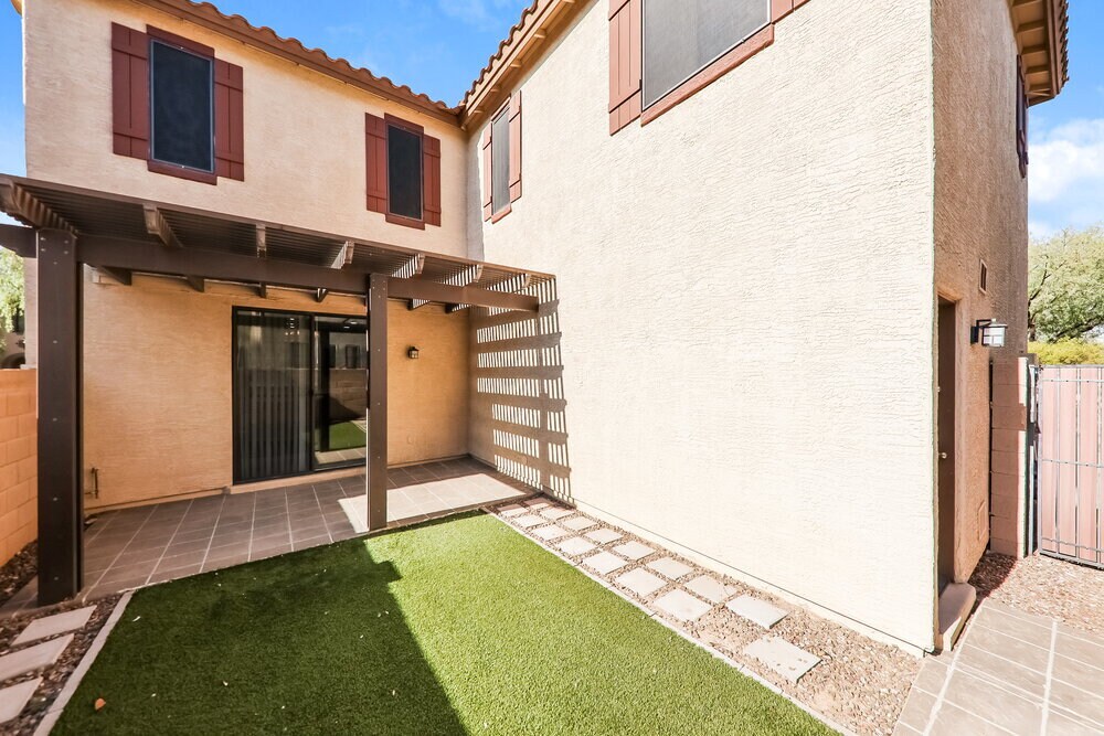 Building Photo - 2432 W Dusty Wren Dr
