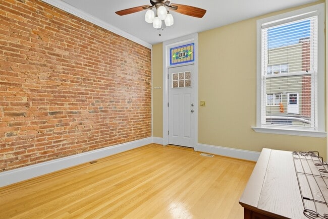 Building Photo - 1112 S Bouldin St