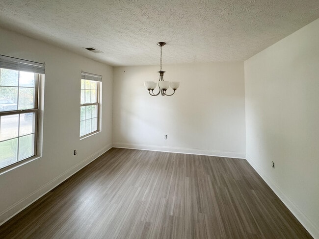 Building Photo - 2529 Moray Pl