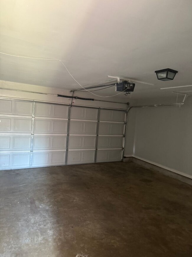 Building Photo - 5979 Cherry Creek Ln