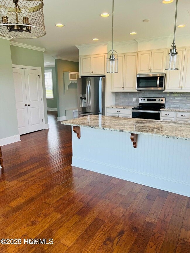 Building Photo - 3135 Emery Dr