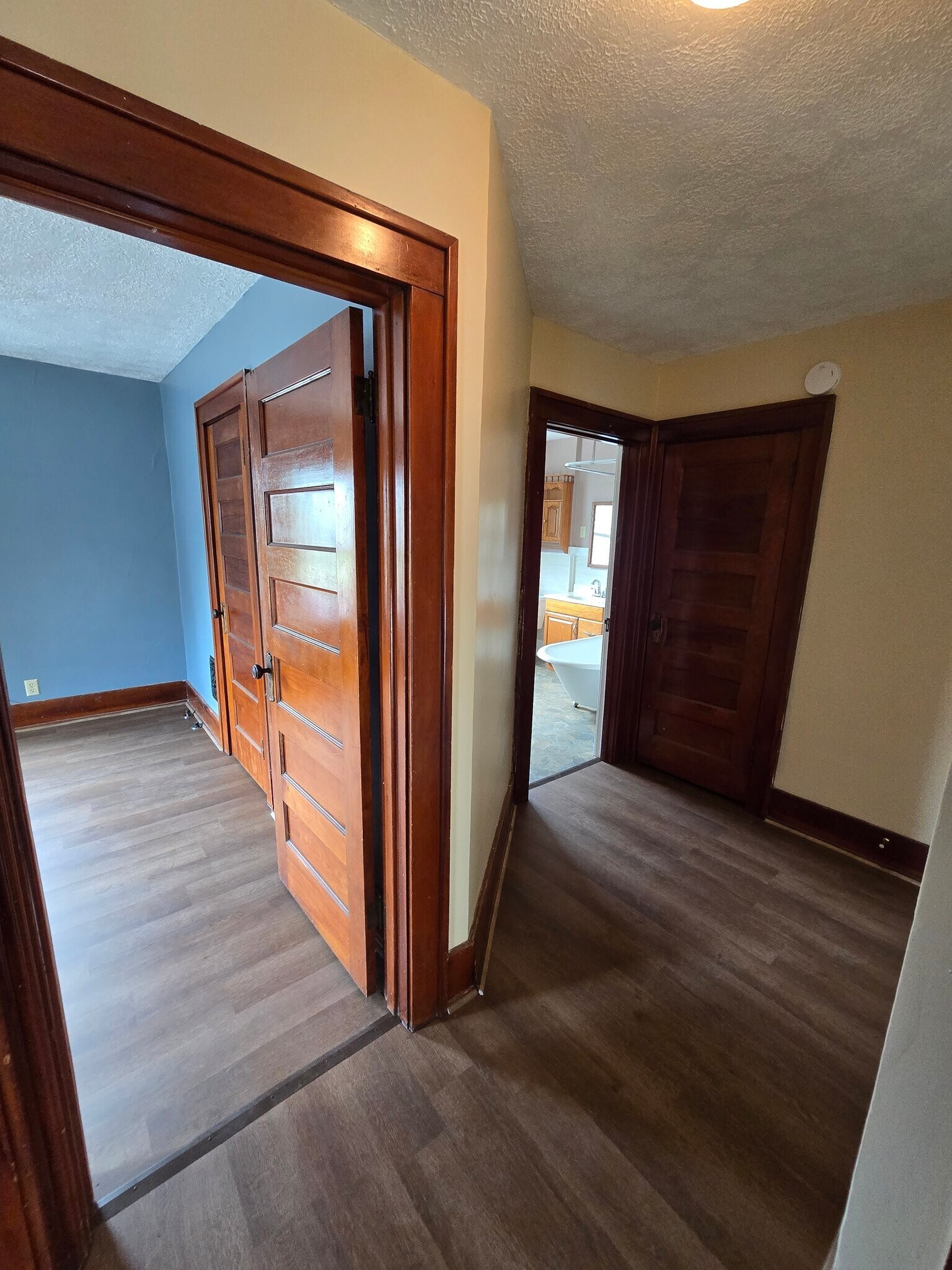 Building Photo - 1335 Highland Ct