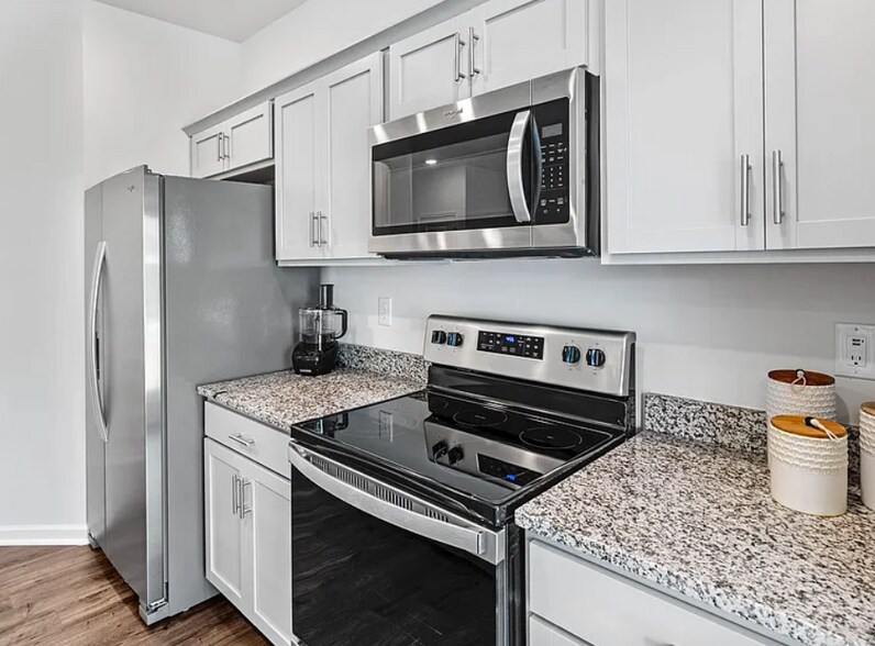 Building Photo - 784 Embark Cir