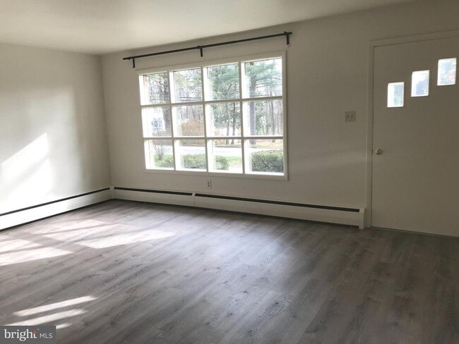Building Photo - 255 8th Ave