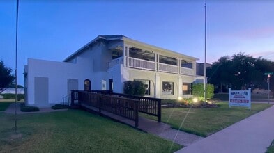 Building Photo - 329 E Washington Ave