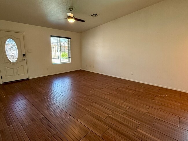Building Photo - 4 Bedroom Home in San Luis AZ. with Fenced Lot and Landcaping