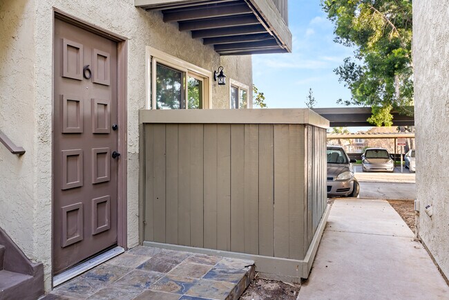 Building Photo - 10990 Del Norte St