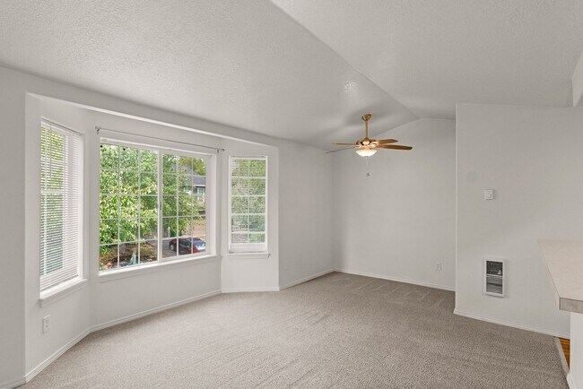 Building Photo - 4270 SW 159th Ave