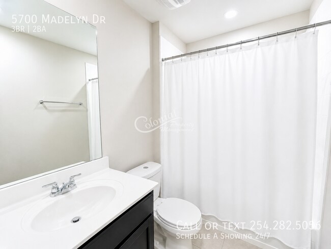 Building Photo - 5700 Madelyn Dr