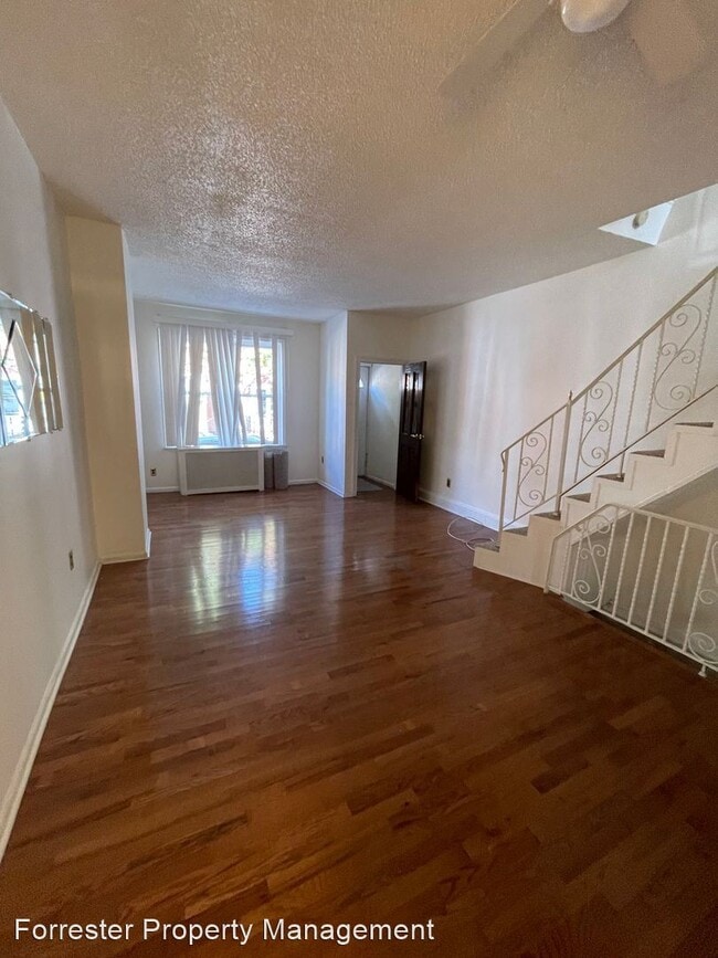 Building Photo - 3 br, 1.5 bath House - 2344 S. Woodstock St.