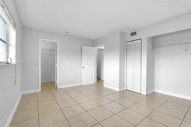 Building Photo - 400 NW 65th Ave