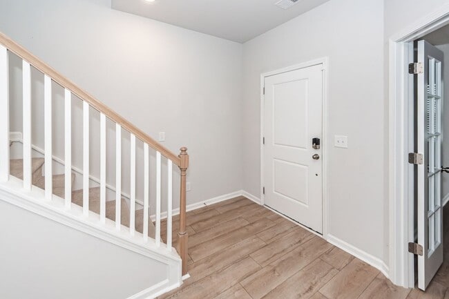 Building Photo - 4 Bedroom, 2.5 Bathroom Home in Cane Bay Plantation - Summerville