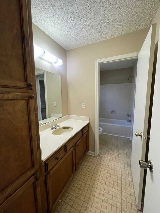 Building Photo - n44shen