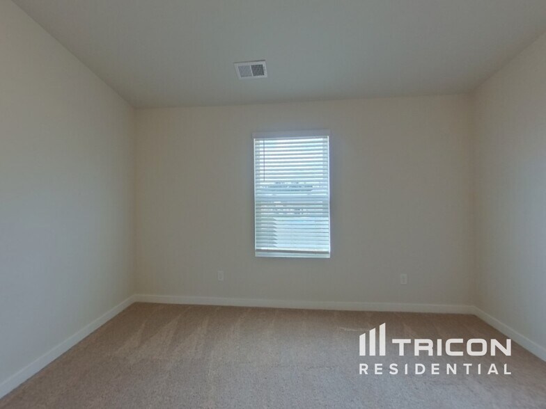 Building Photo - 1209 Crested Iris St