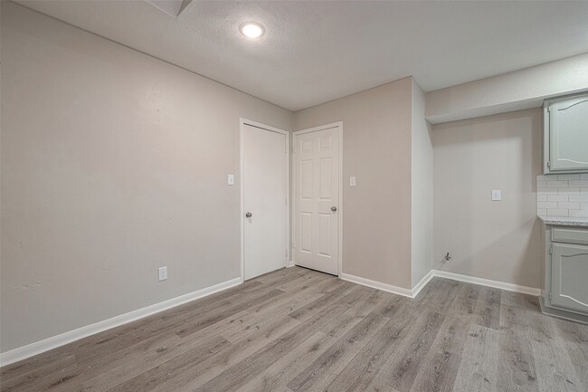 Building Photo - 15638 Schumann Ln